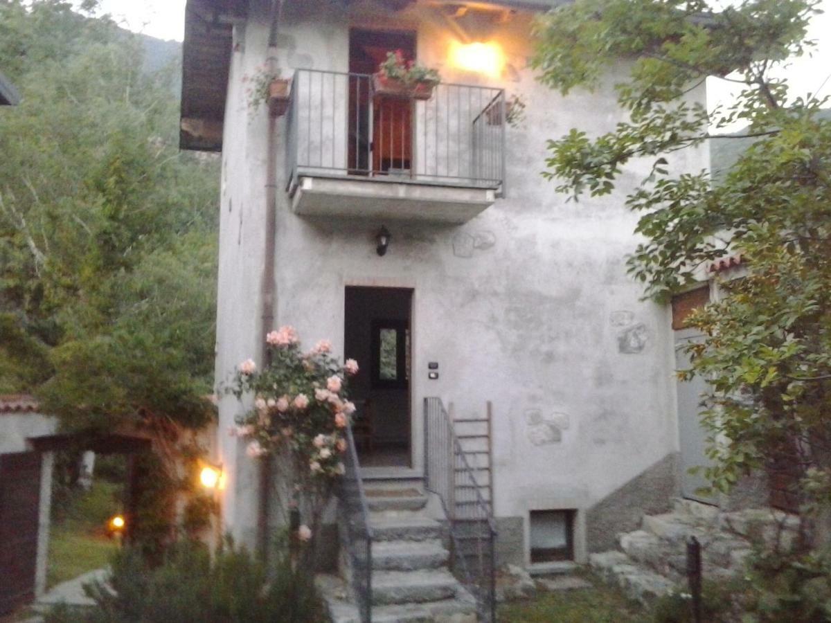Cascina Cologna Bed & Breakfast Galbiate Bagian luar foto