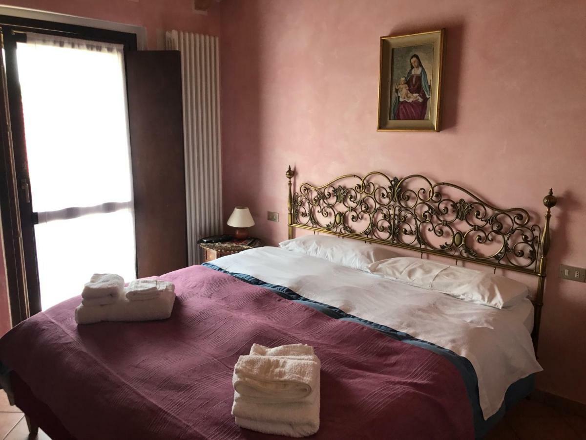 Cascina Cologna Bed & Breakfast Galbiate Bagian luar foto