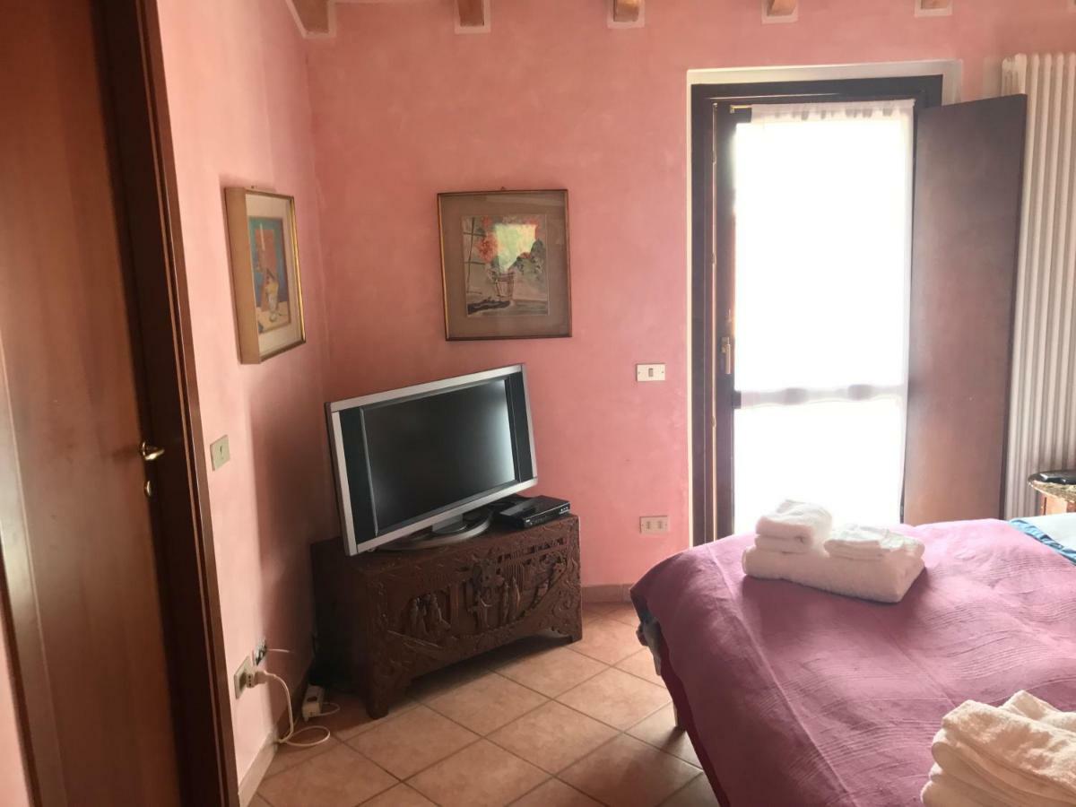 Cascina Cologna Bed & Breakfast Galbiate Bagian luar foto