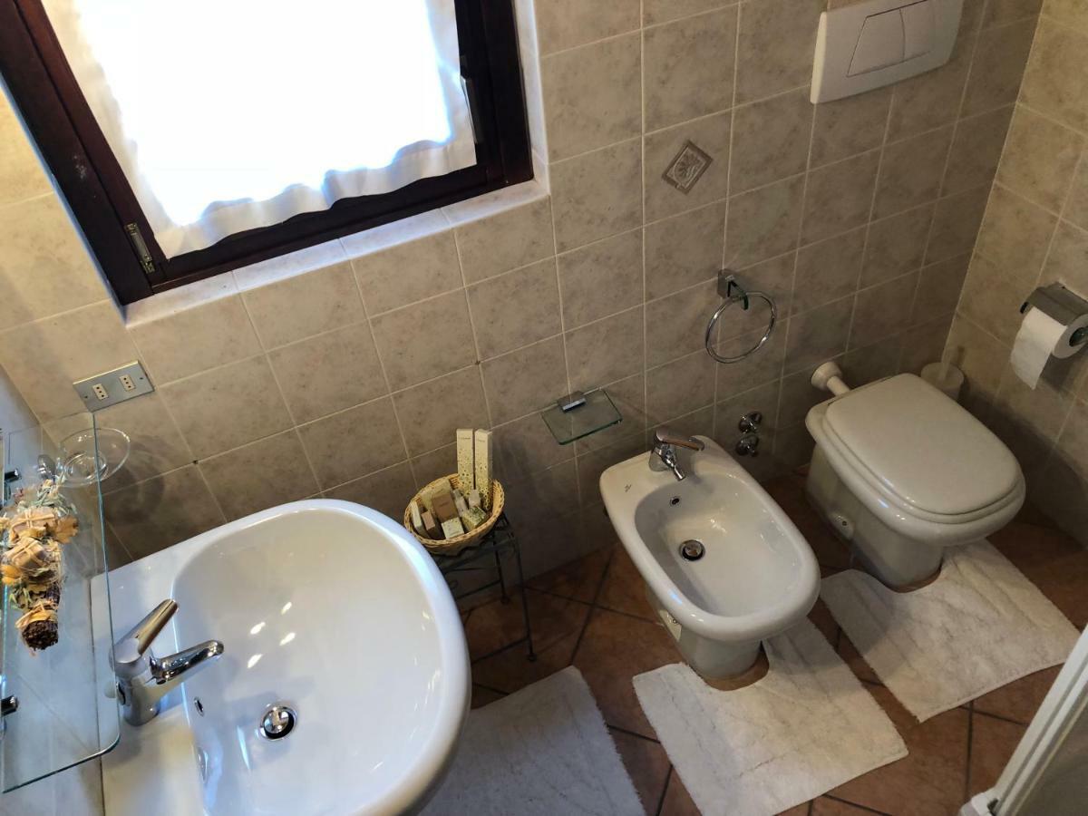 Cascina Cologna Bed & Breakfast Galbiate Bagian luar foto