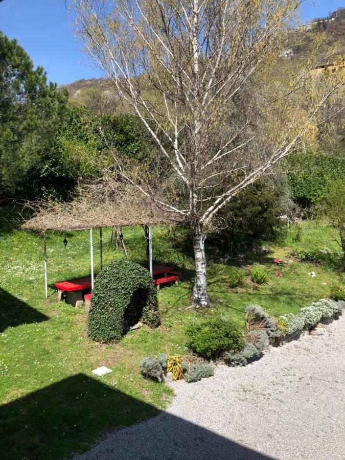 Cascina Cologna Bed & Breakfast Galbiate Bagian luar foto